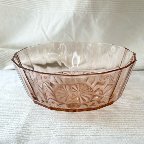 Vintage Depression Glass Bowl in Pink - Picture 5 of 15